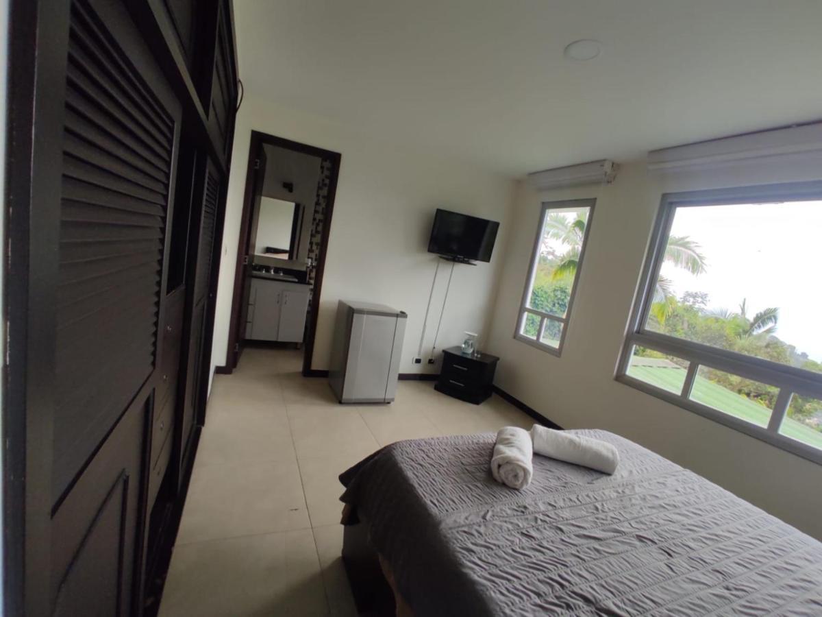 Habitacion Privada En Finca Turistica Hualcala La Mesa  Dış mekan fotoğraf